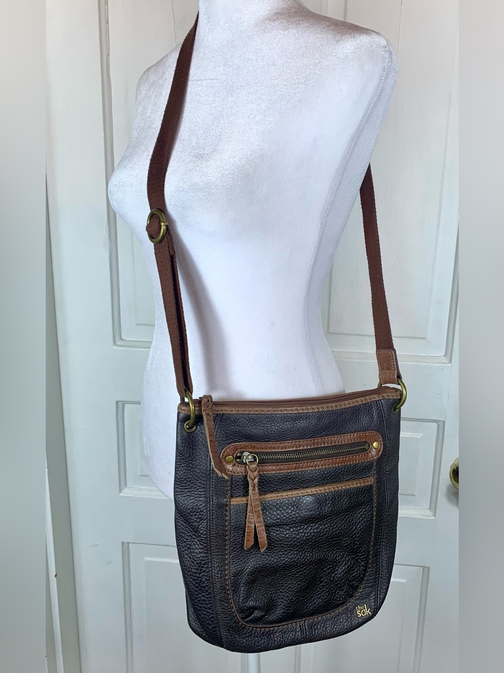 The Sak Laurel Leather Crossbody Shoulder Bag/Purse - Black/Brown